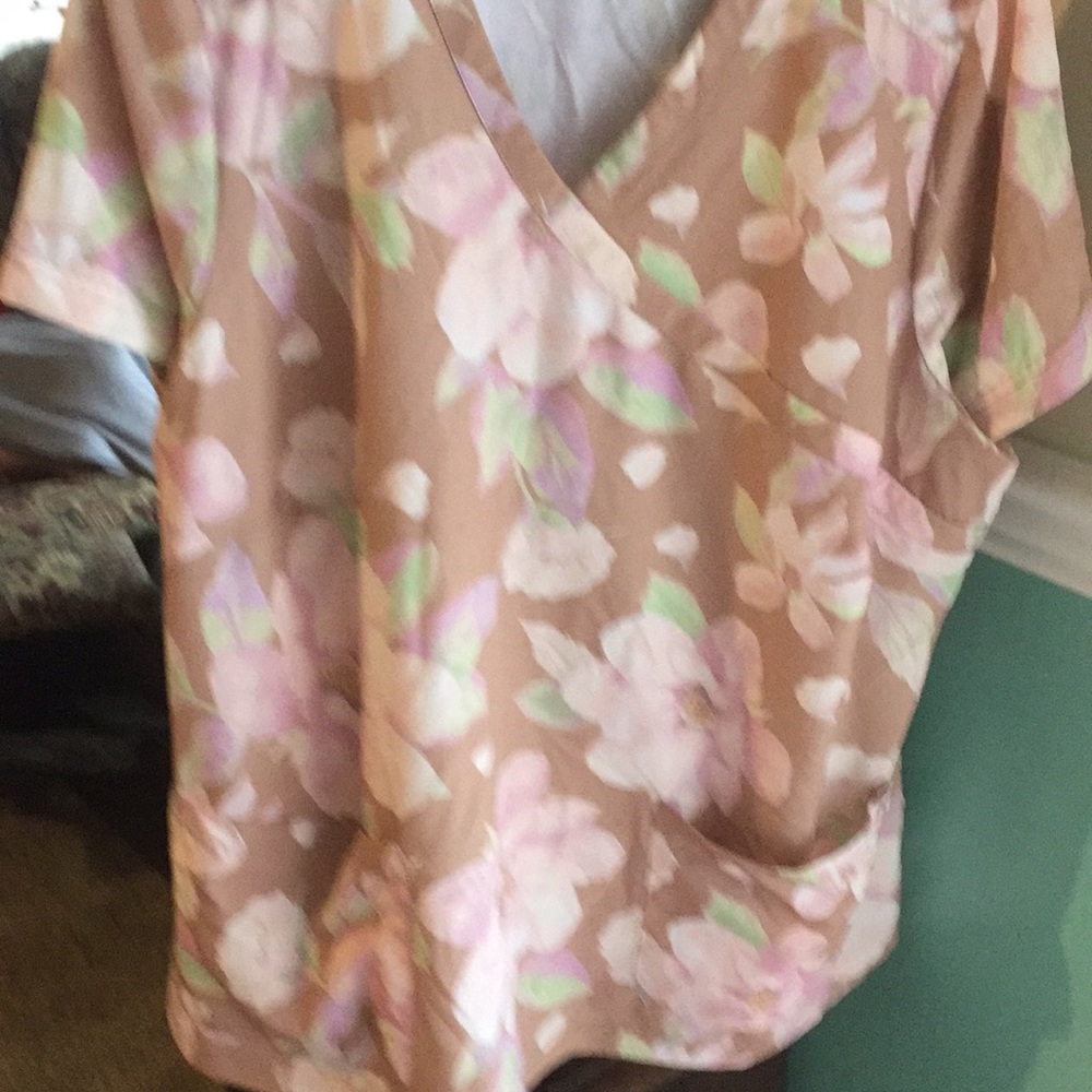 Scrub shirt